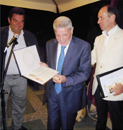 2011-12: Il Past President Guido Amato riceve la sua seconda PHF