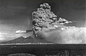 2014-15: Filmati inediti sull’eruzione vesuviana del 1944