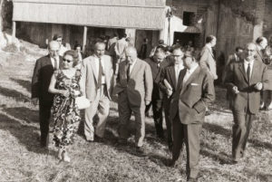 1973-74: Rotariani in visita agli Scavi di Stabiae con il preside Libero d’Orsi